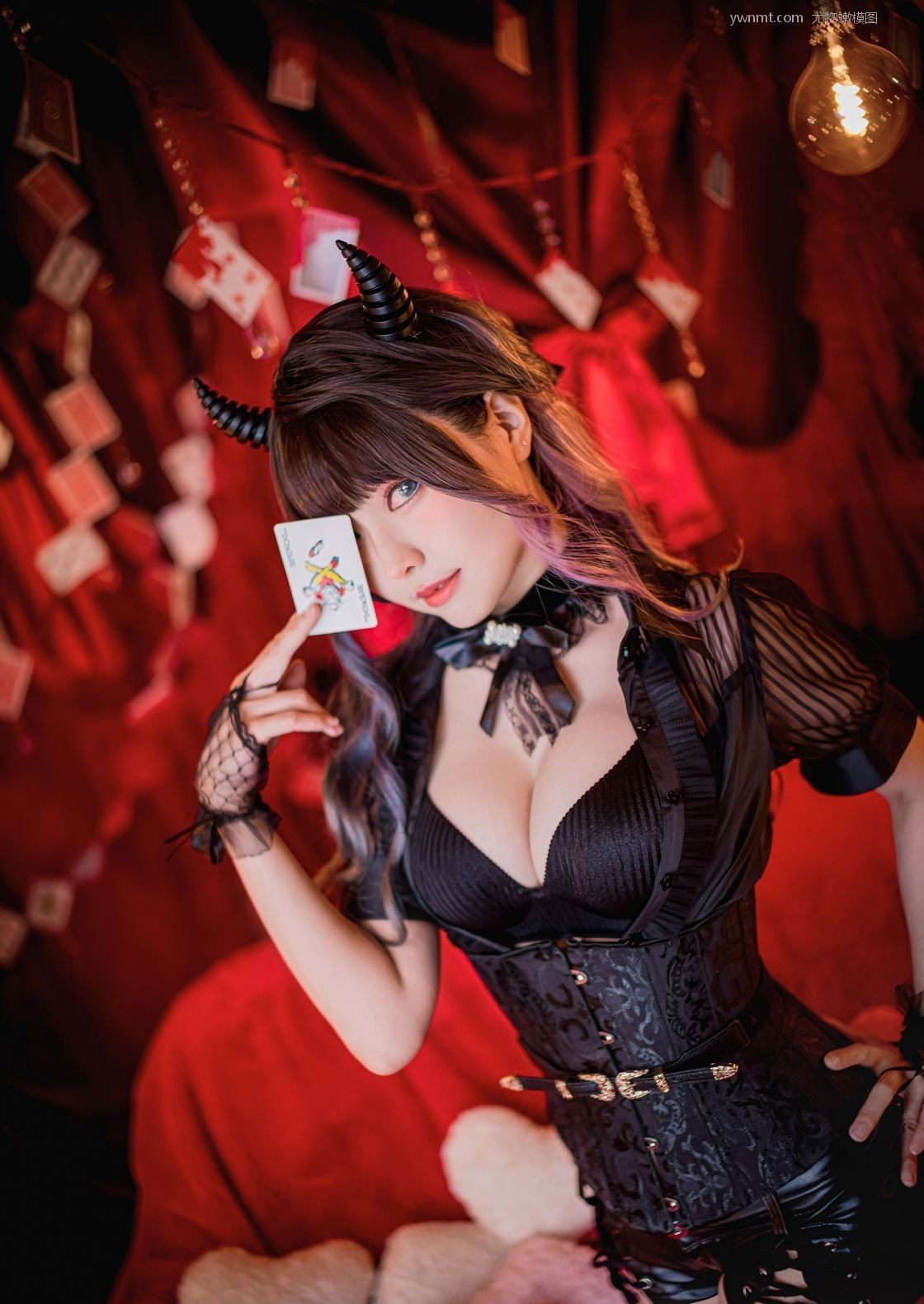 ģ B ElyEE Devil Ӱcoser ͼ Croupier P.1 