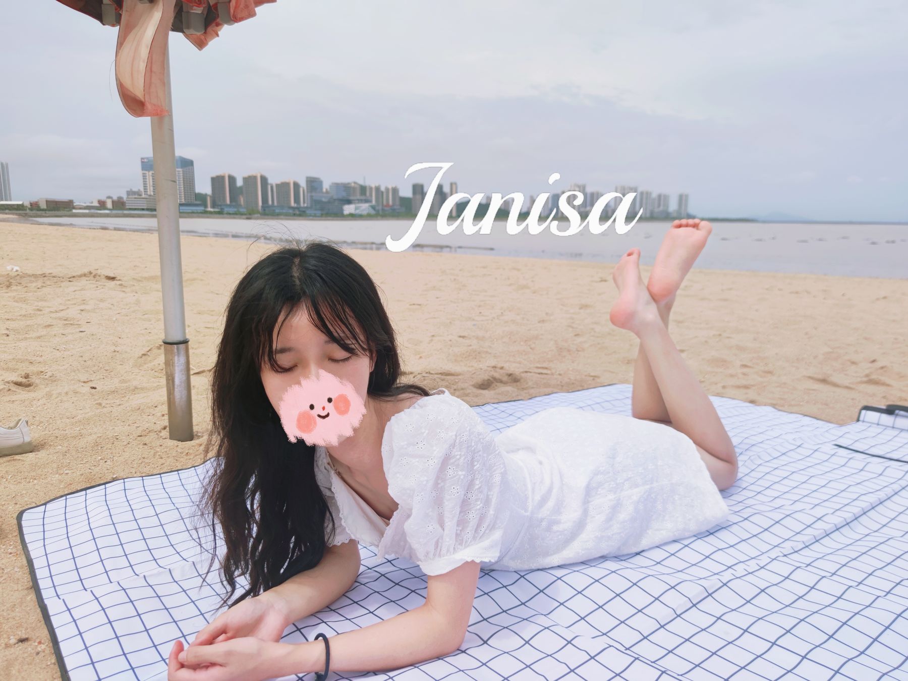 һ滨ѹ պŮӰJanisa ͼ P.1 